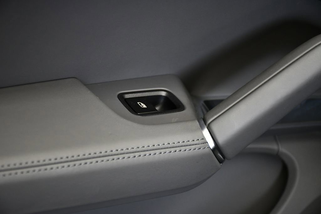Certified 2023 Porsche Cayenne Turbo AWD/4WD image 20