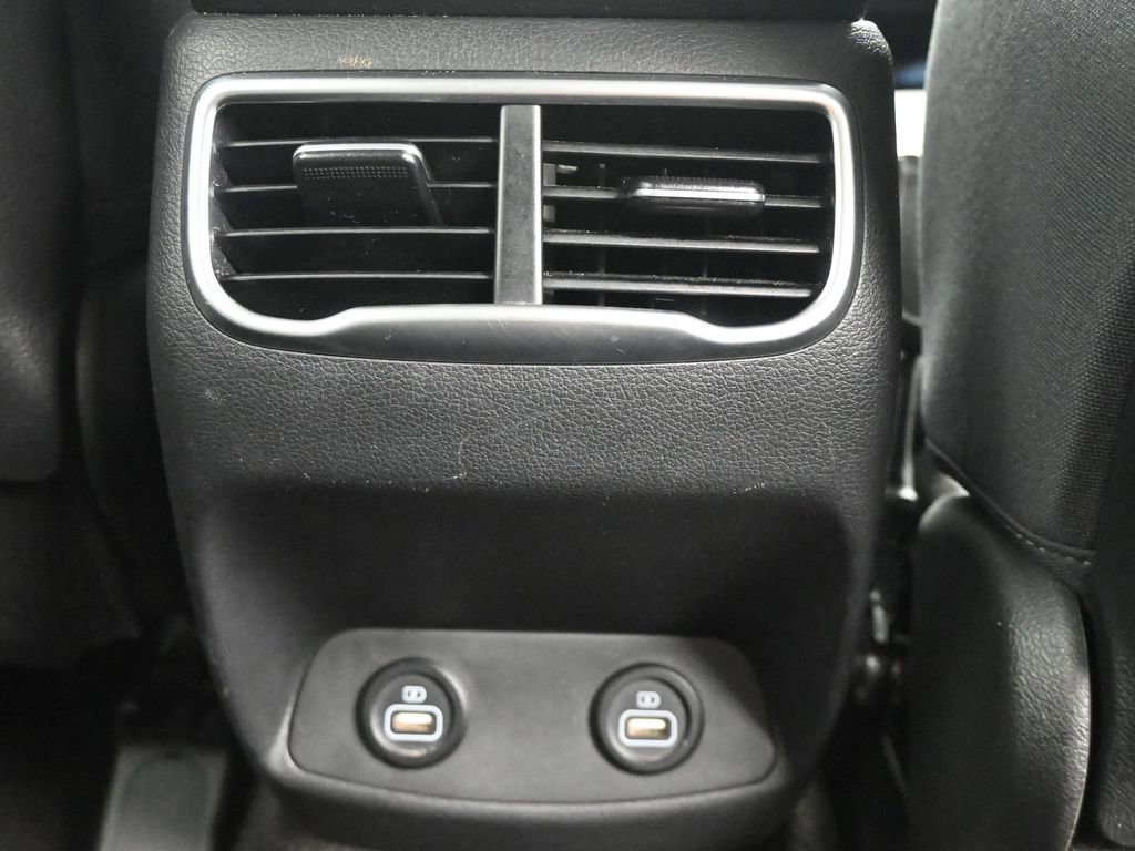 Used 2023 Hyundai Santa Fe SEL image 16