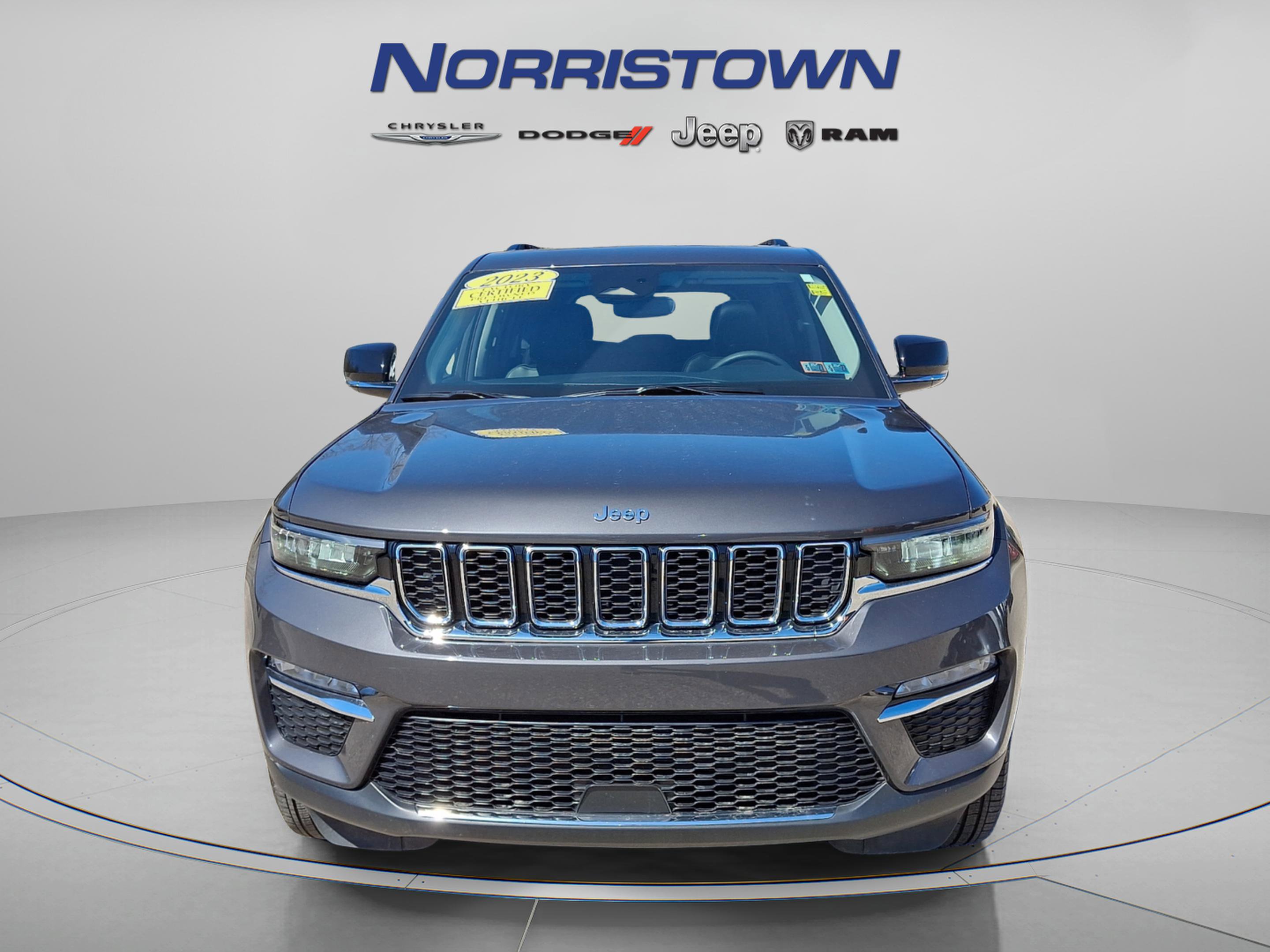 Certified 2023 Jeep Grand Cherokee Limited image 2