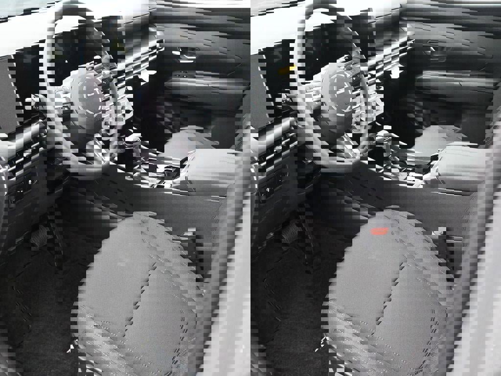 New 2026 Hyundai Tucson SE image 9