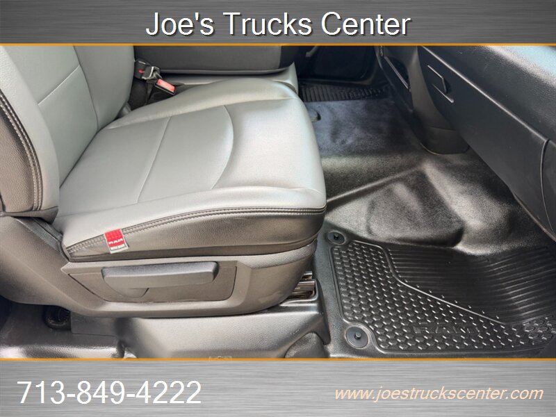 Used 2020 RAM 3500 Tradesman w/ Chrome Appearance Group RWD image 25