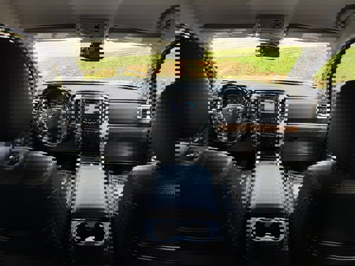 Used 2017 Nissan Titan SL image 36