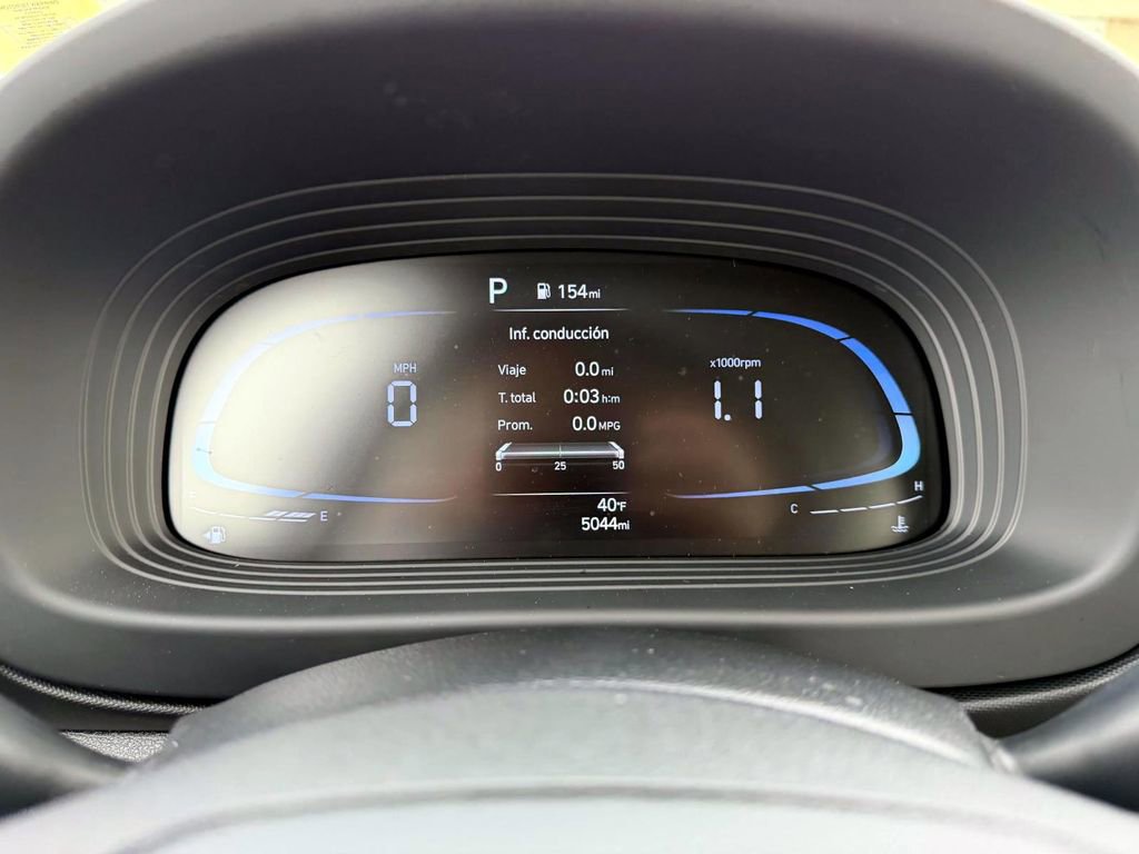 Certified 2025 Hyundai Venue SE image 26