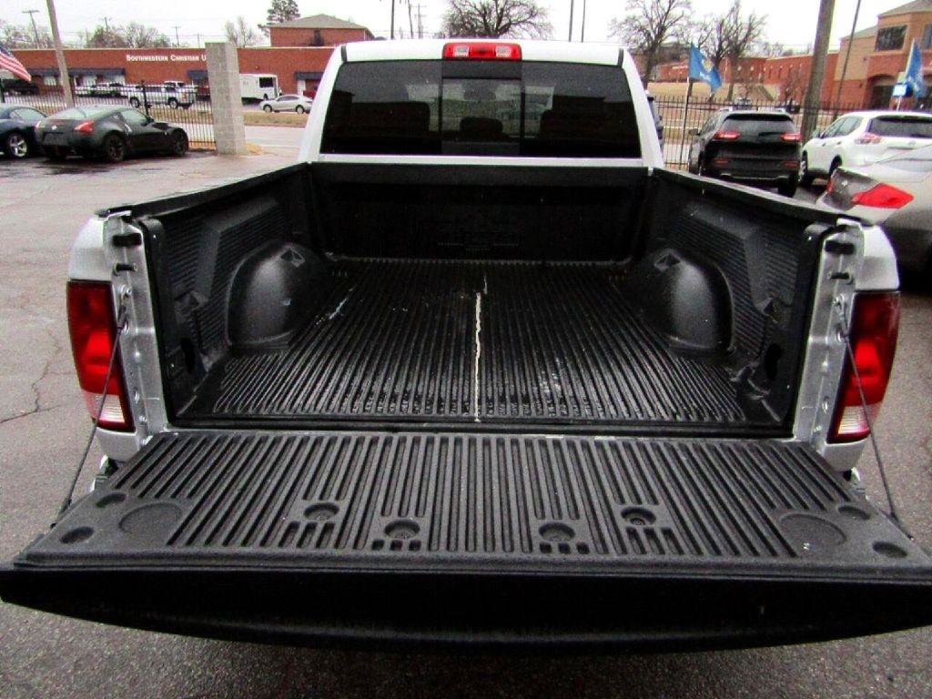 Used 2018 RAM 1500 Classic SLT RWD image 9