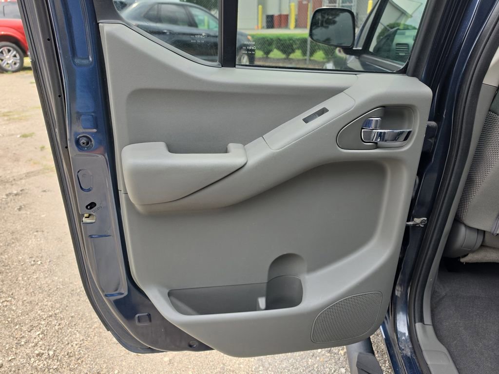 Used 2019 Nissan Frontier SV AWD/4WD image 14