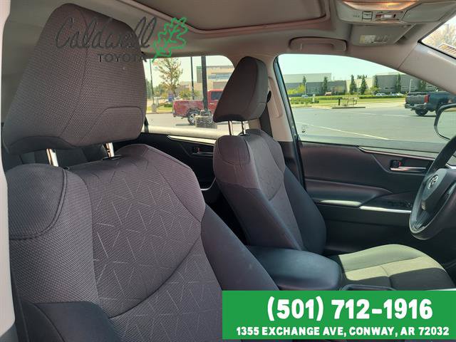 Used 2019 Toyota RAV4 XLE FWD image 23