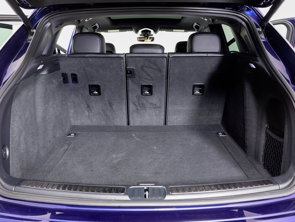 Used 2025 Porsche Macan image 13