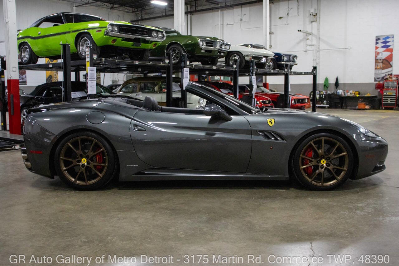 Used 2010 Ferrari California RWD image 9