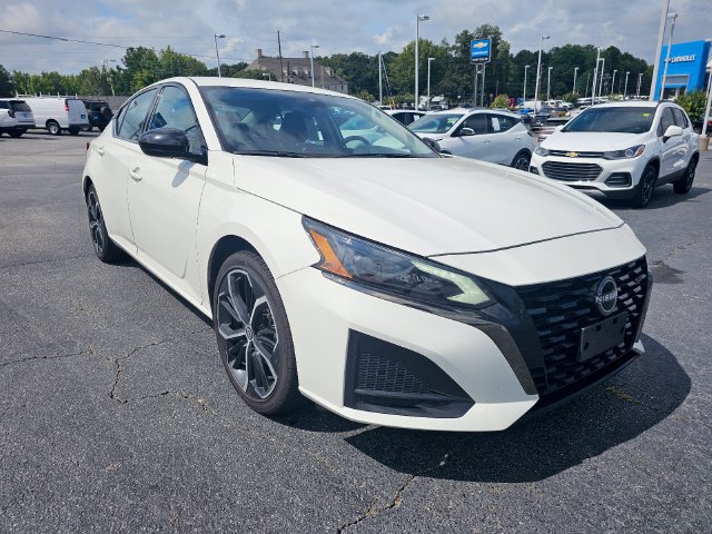 Used 2024 Nissan Altima 2.5 SR