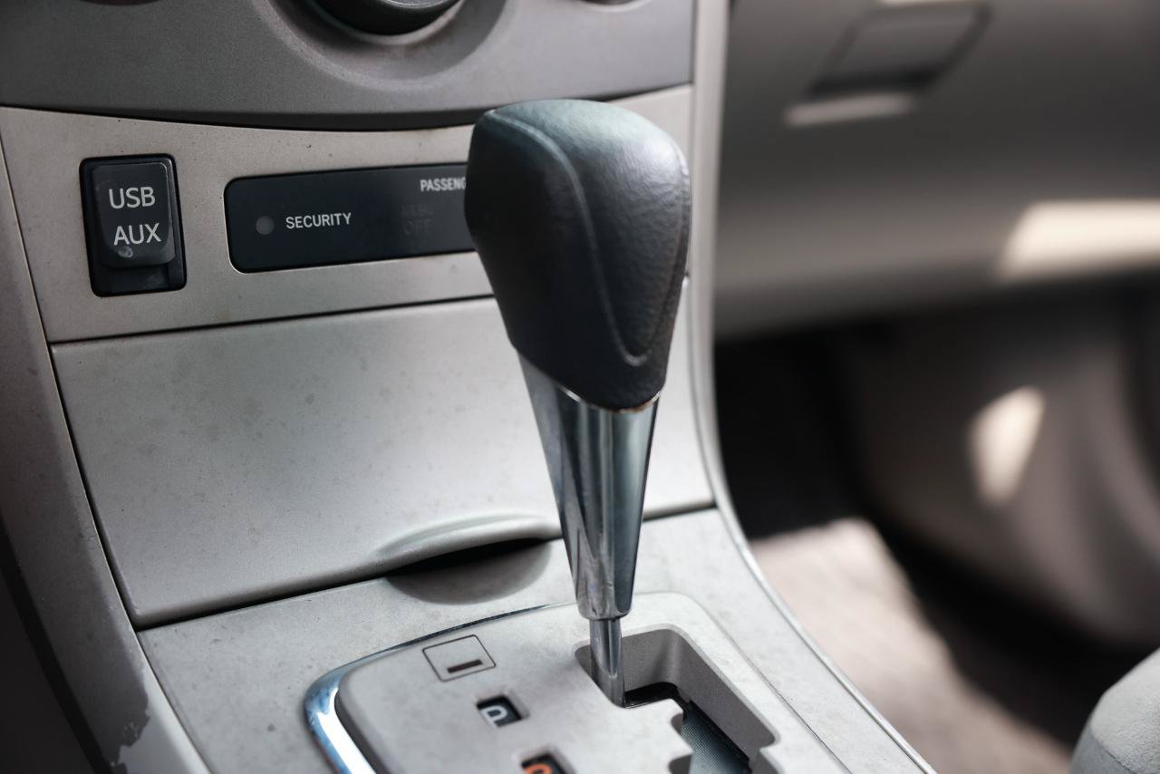 Used 2012 Toyota Corolla LE FWD image 35