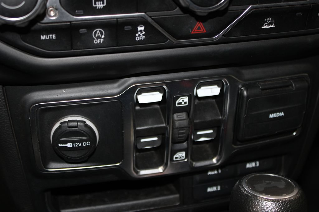 Used 2023 Jeep Wrangler Unlimited Sport AWD/4WD image 31