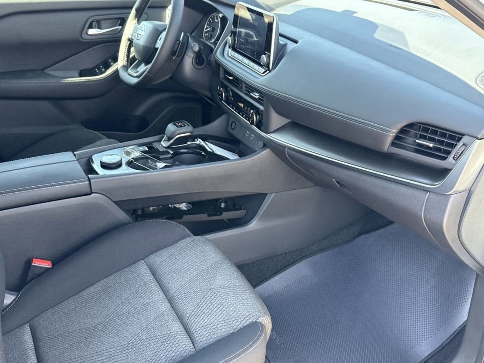 New 2026 Nissan Rogue SV AWD/4WD image 13