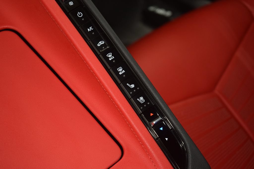 Used 2022 Chevrolet Corvette Stingray Preferred Conv w/ Z51 Performance Package RWD image 31