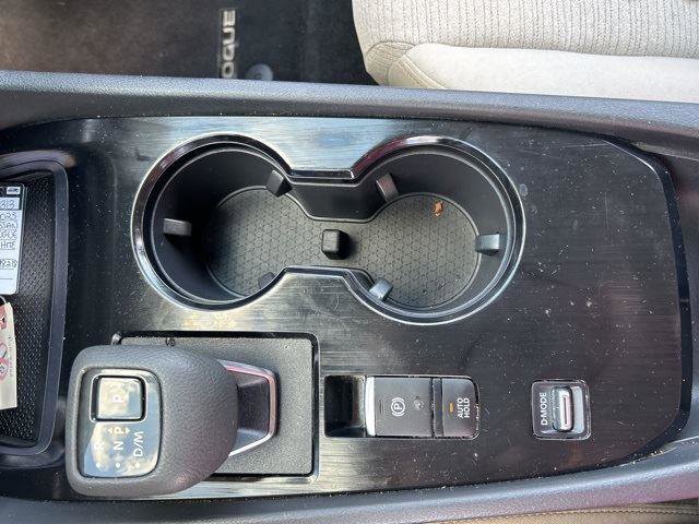 Used 2023 Nissan Rogue SV image 21