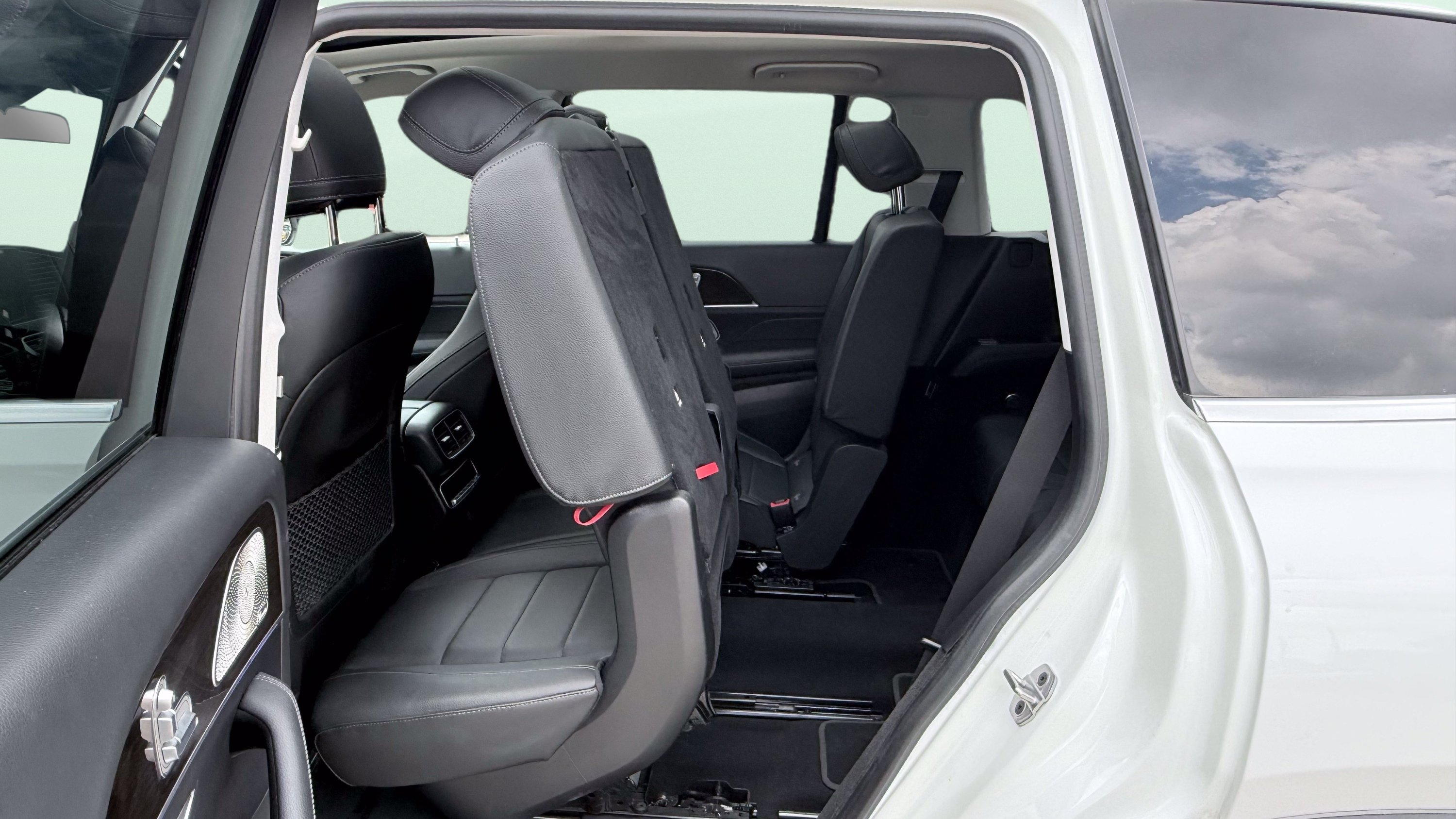Used 2024 Mercedes-Benz GLS 450 4MATIC image 43