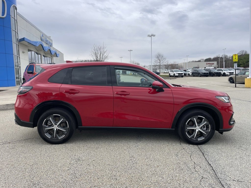 Used 2025 Honda HR-V EX-L image 2