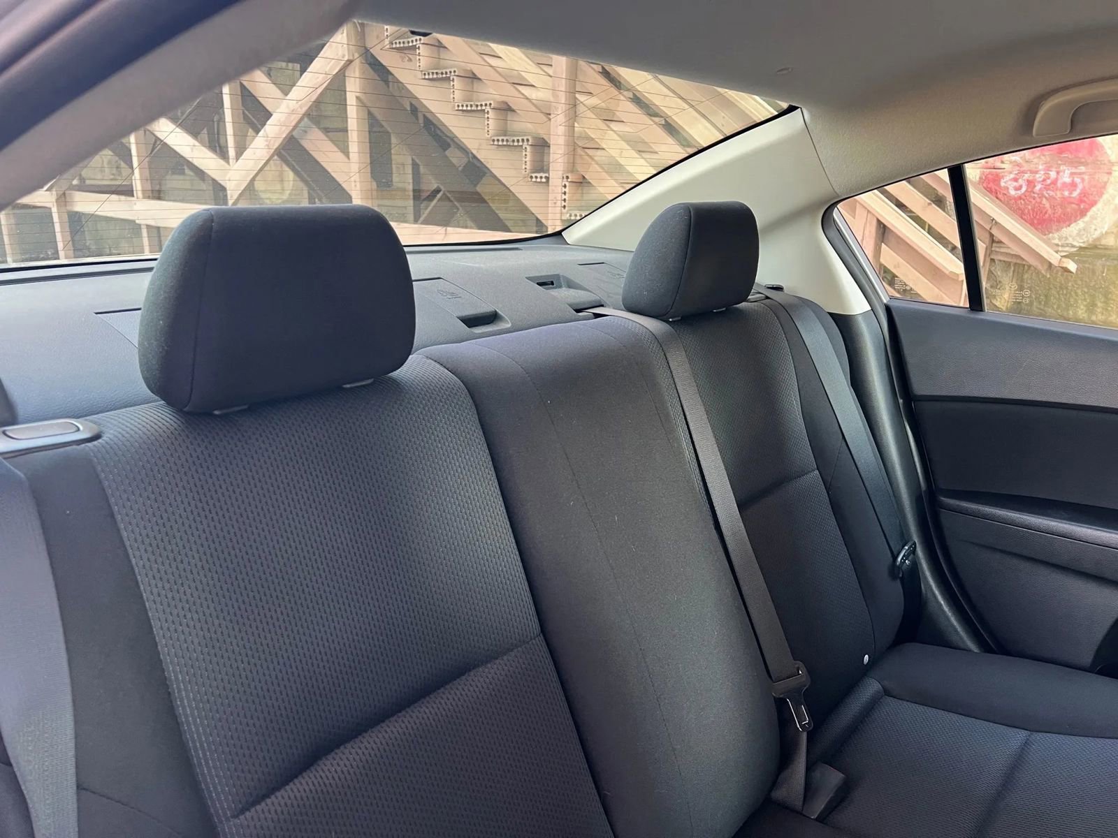 Used 2011 MAZDA MAZDA3 i Sport image 23