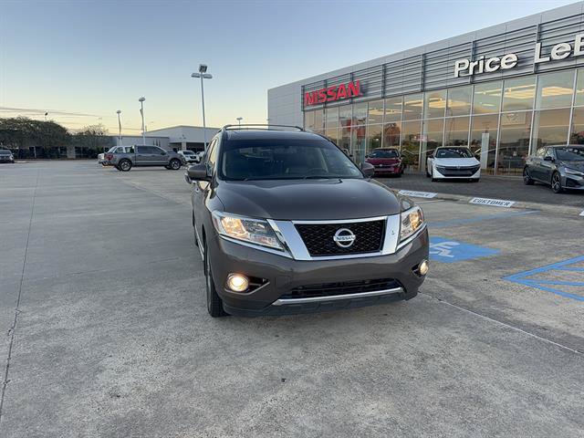 Used 2015 Nissan Pathfinder Platinum FWD image 3