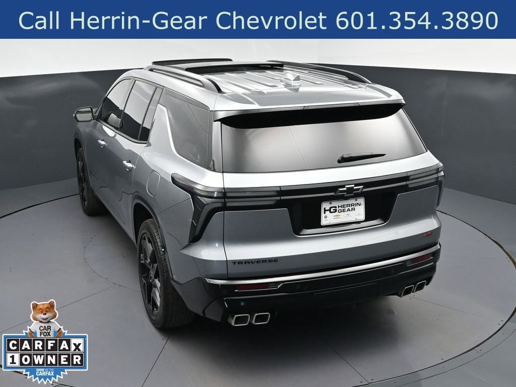 Used 2024 Chevrolet Traverse RS image 33