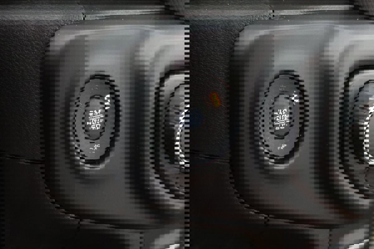 Used 2022 Jeep Wrangler Unlimited Sahara image 19