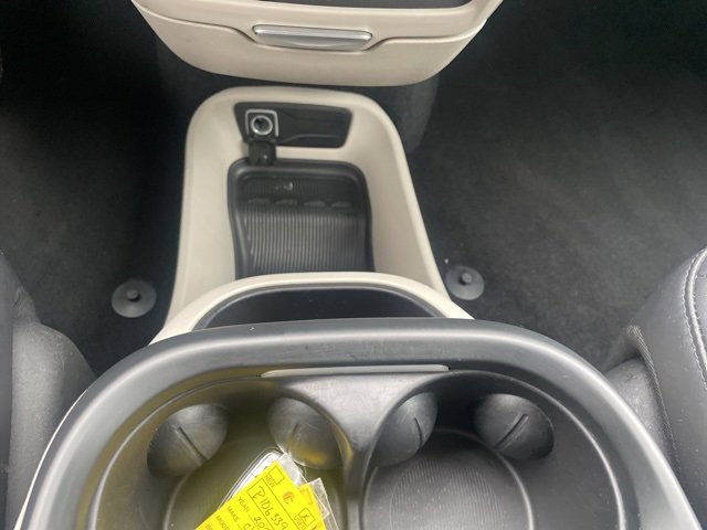 Used 2024 Chrysler Pacifica Touring-L image 30