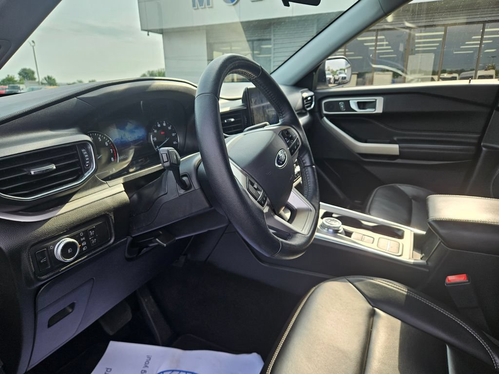 Used 2021 Ford Explorer XLT RWD image 15
