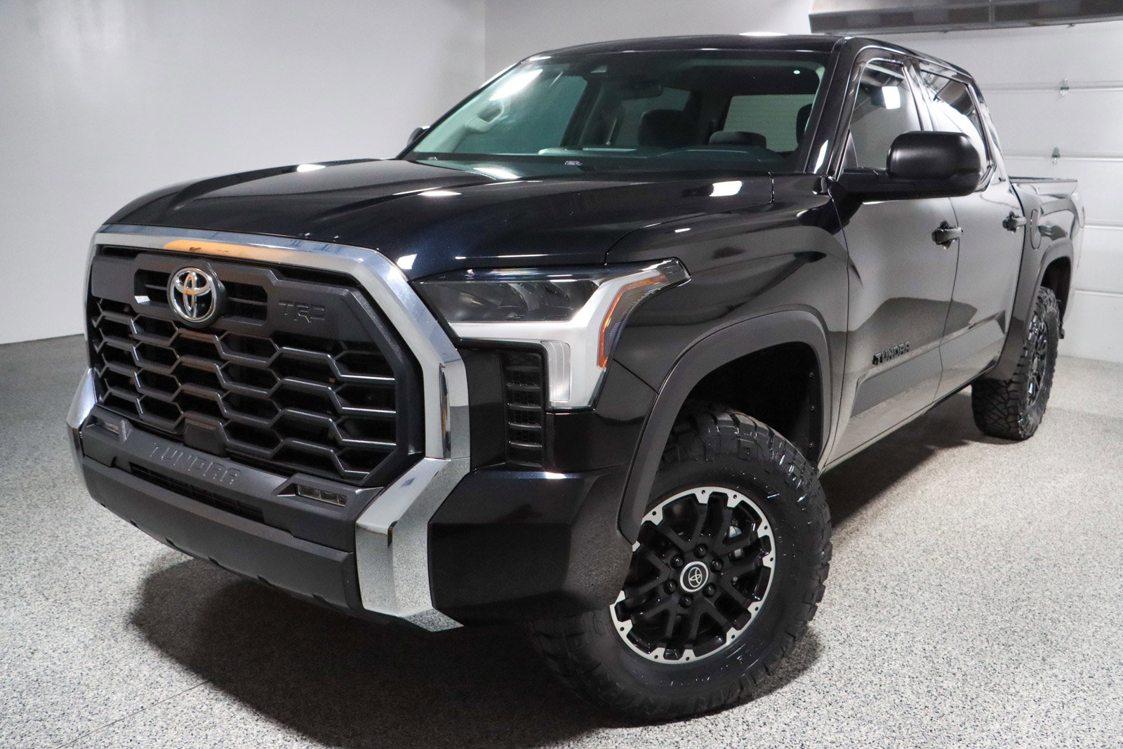 Used 2023 Toyota Tundra SR5 w/ TRD Off-Road Package image 31