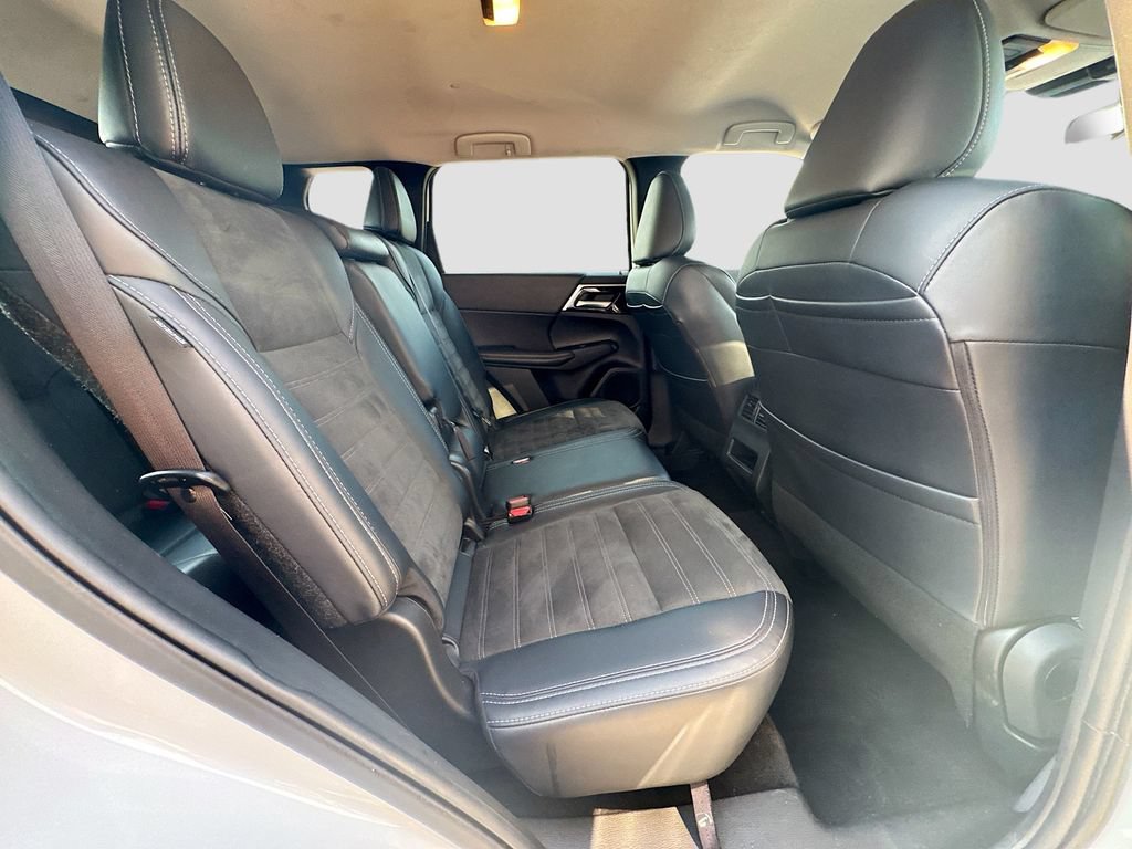 Used 2024 Mitsubishi Outlander SE AWD/4WD image 29
