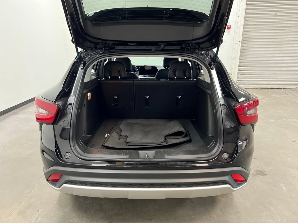 Used 2024 Chevrolet Trax LT FWD image 23