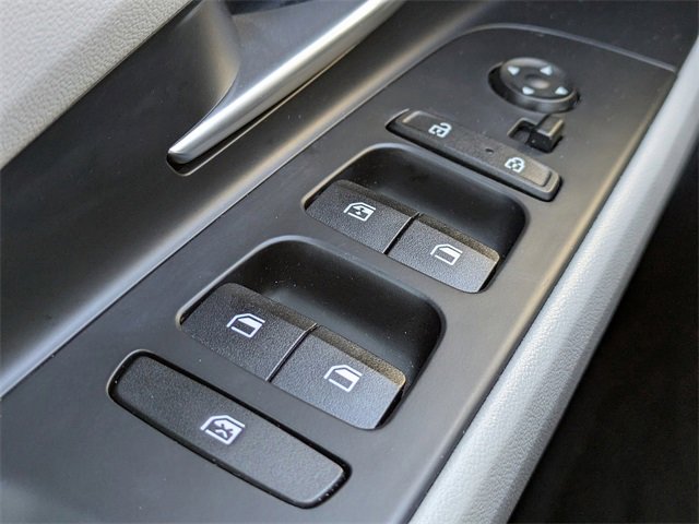 Used 2023 Hyundai Elantra Limited image 22