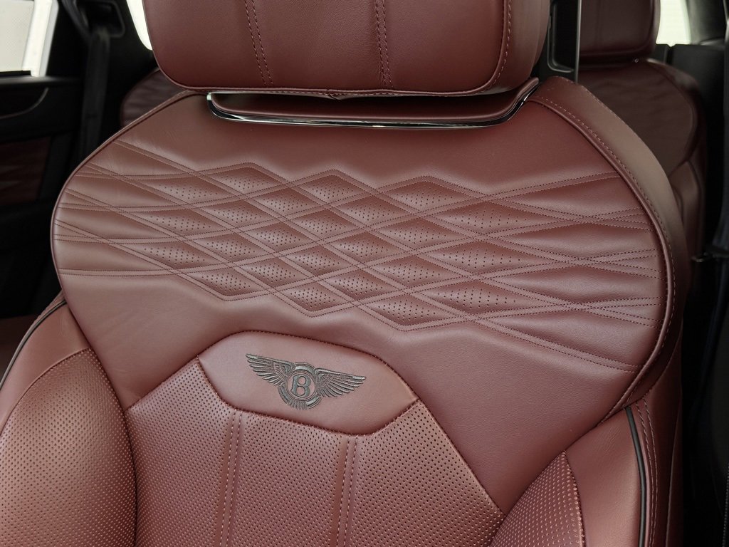 New 2025 Bentley Bentayga image 5