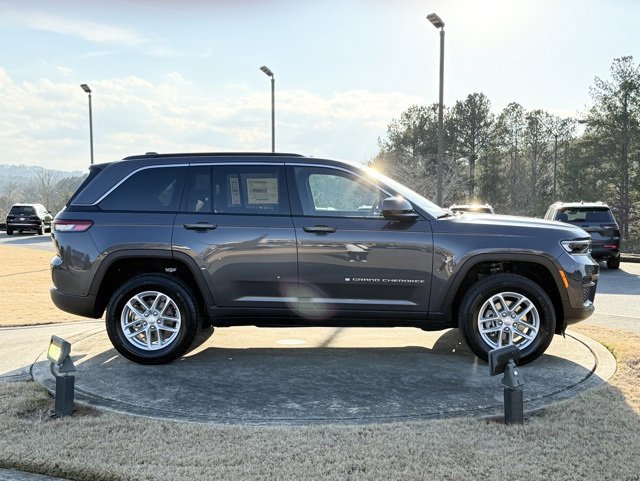 New 2025 Jeep Grand Cherokee Laredo X image 8