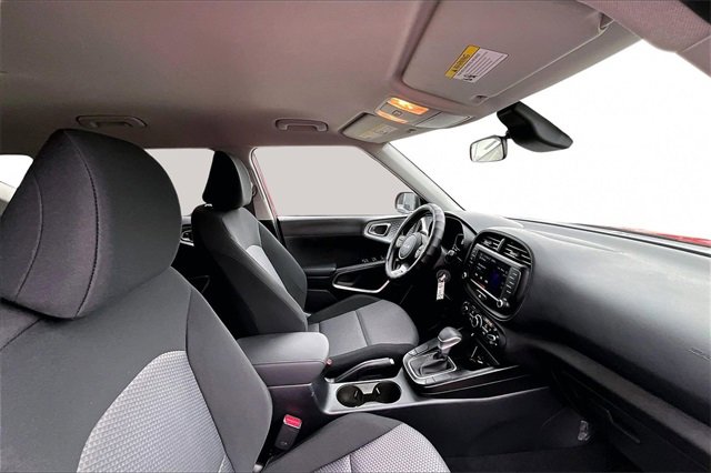 Used 2025 Kia Soul LX image 25