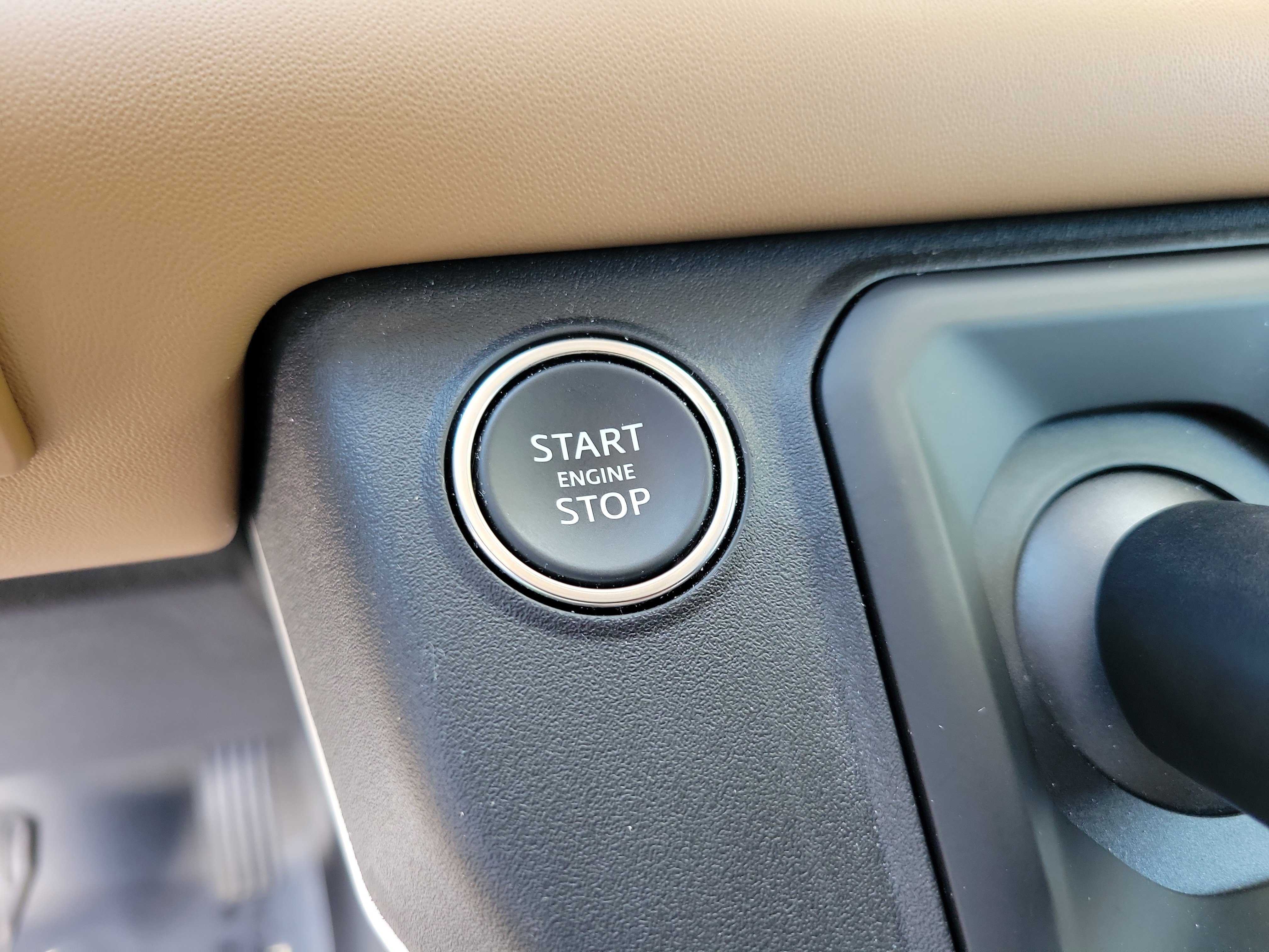 Used 2025 Land Rover Defender 110 S AWD/4WD image 32