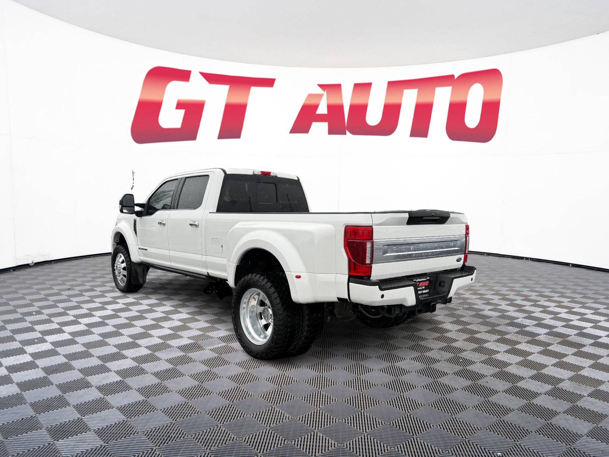 Used 2022 Ford F450 Platinum image 5