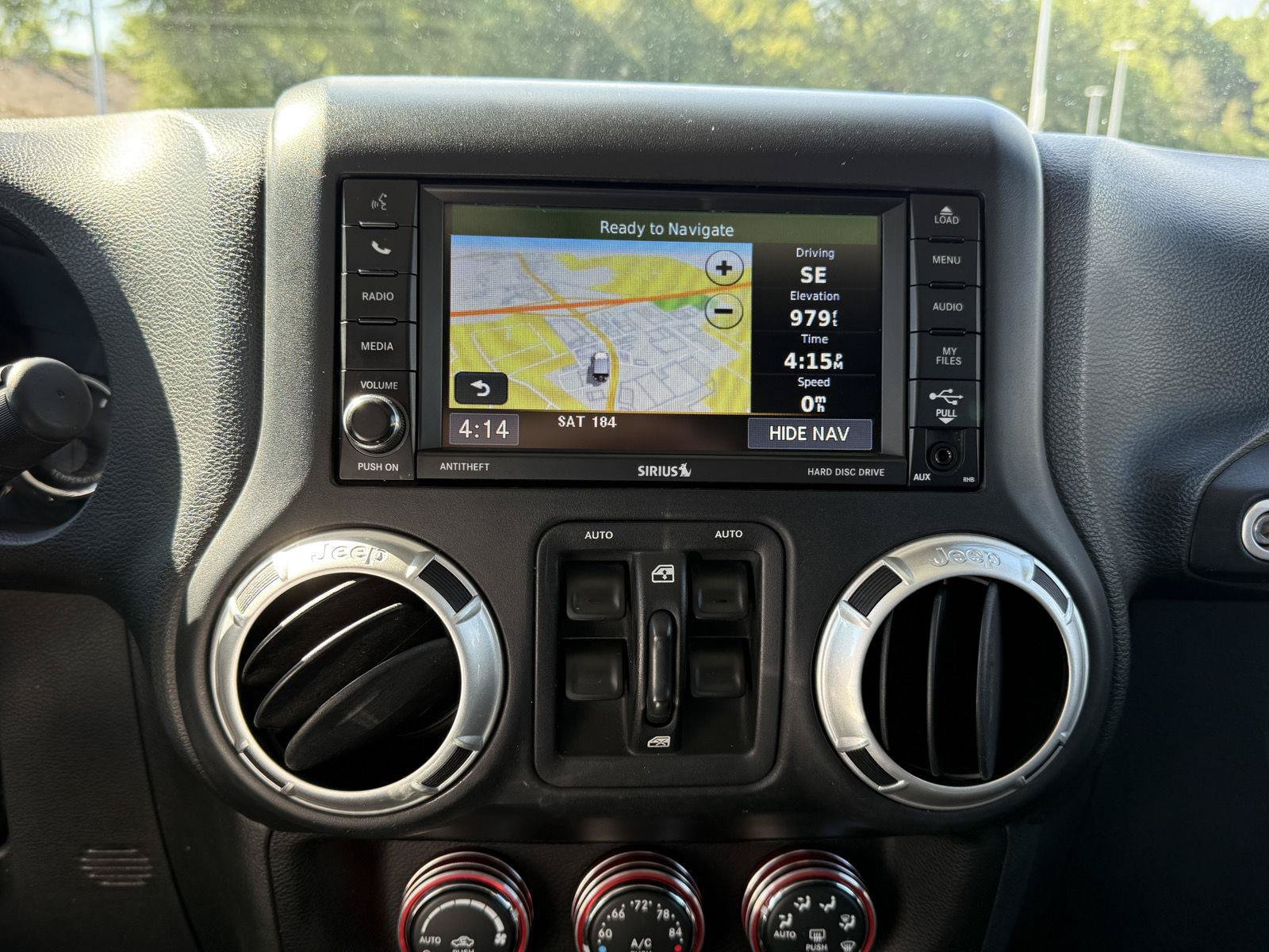 Used 2015 Jeep Wrangler Unlimited Rubicon AWD/4WD image 19
