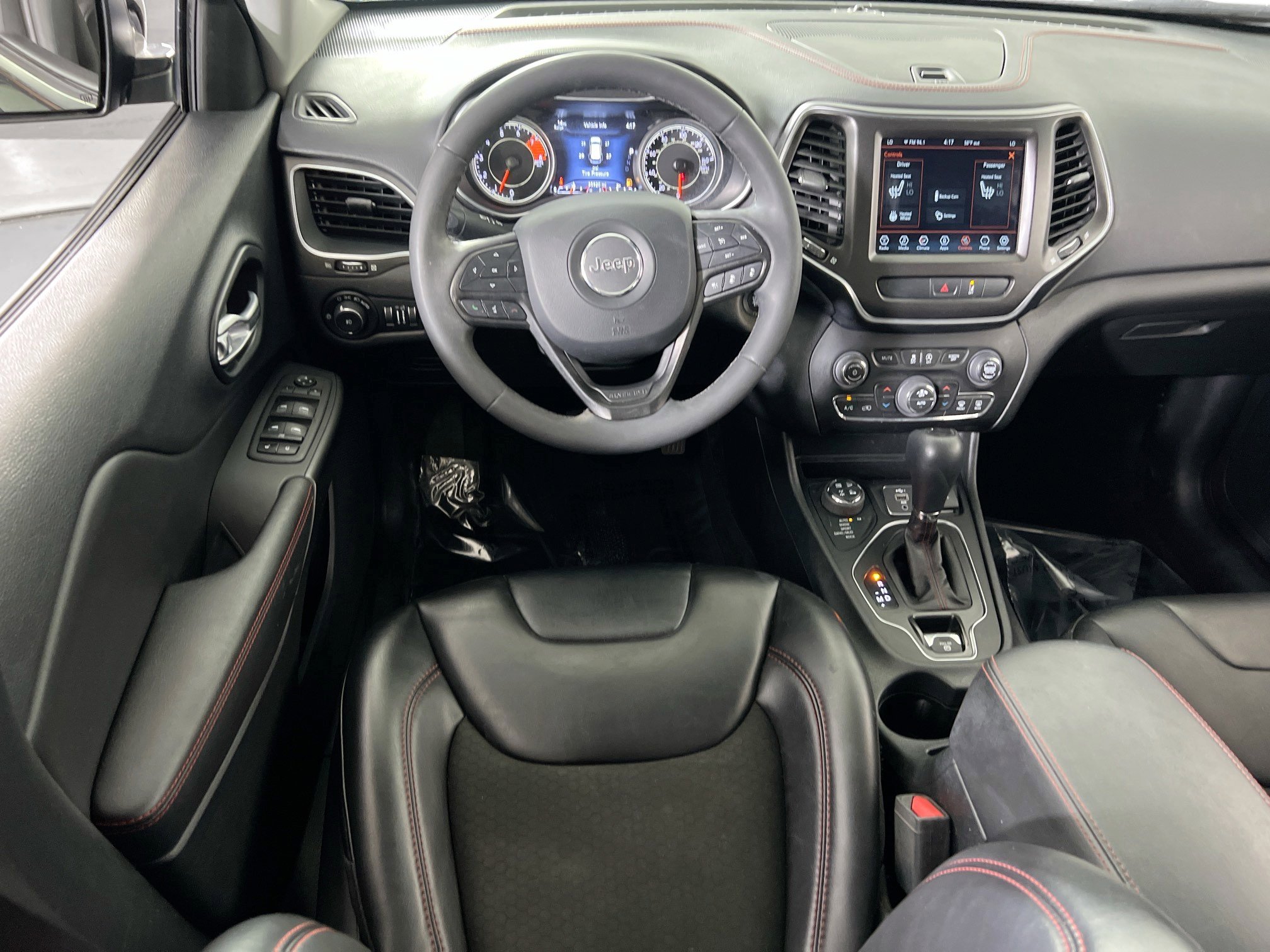 Used 2022 Jeep Cherokee Trailhawk w/ Technology Group B AWD/4WD image 21