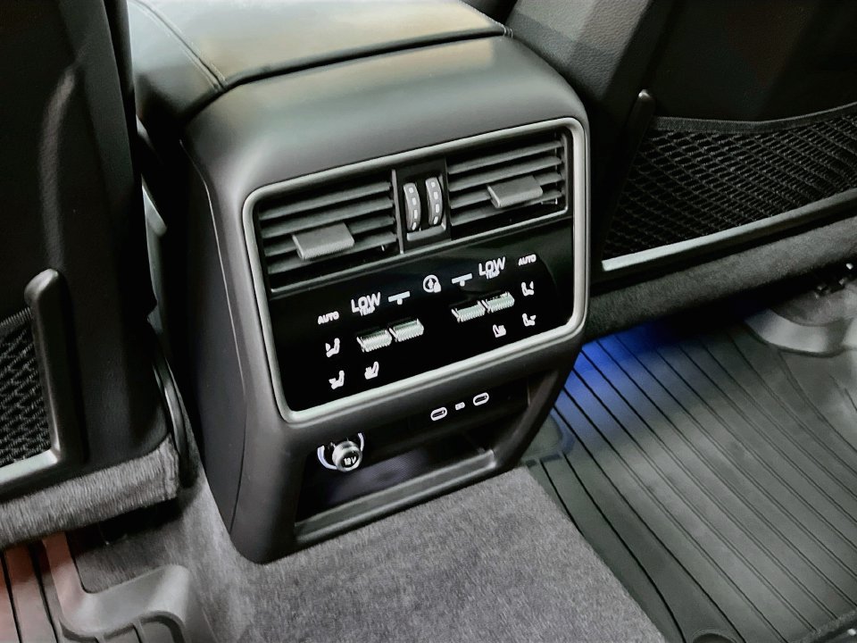 New 2026 Porsche Cayenne AWD/4WD image 27