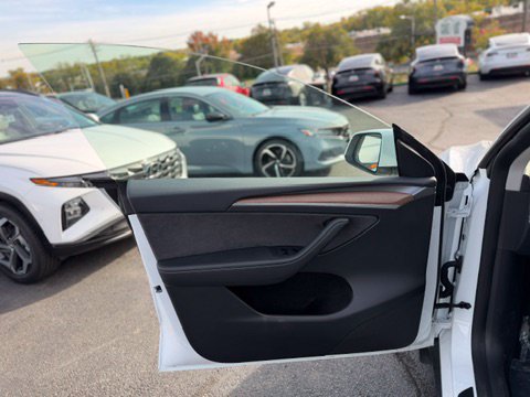Used 2024 Tesla Model Y Long Range AWD/4WD image 11