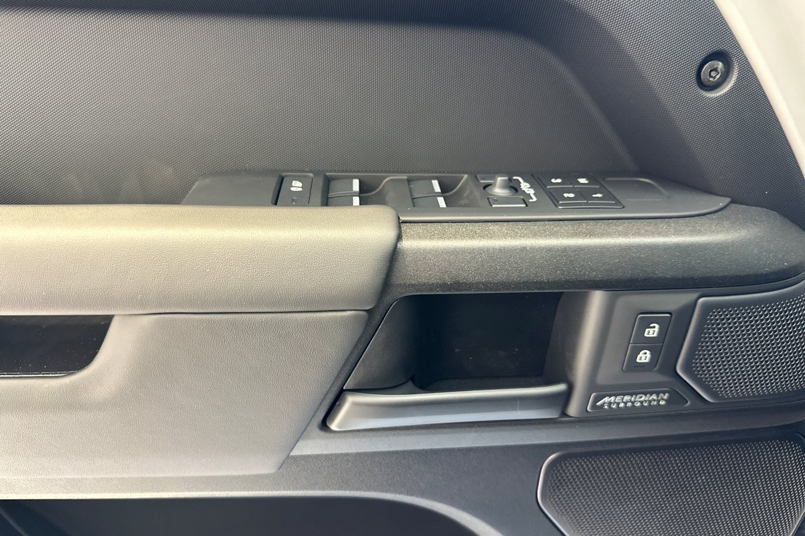 New 2026 Land Rover Defender 110 OCTA AWD/4WD image 13