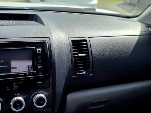 Used 2015 Toyota Sequoia Platinum AWD/4WD image 27