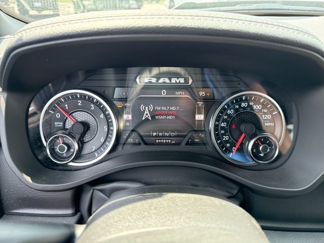 Used 2023 RAM 1500 Laramie AWD/4WD image 15