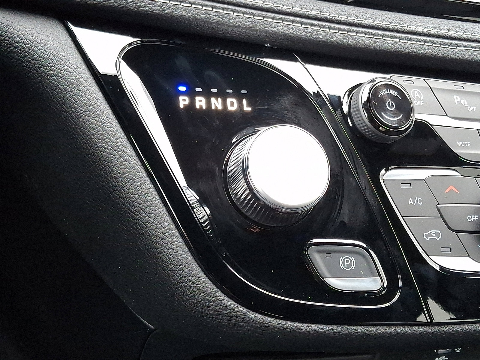 New 2026 Chrysler Pacifica Select image 7