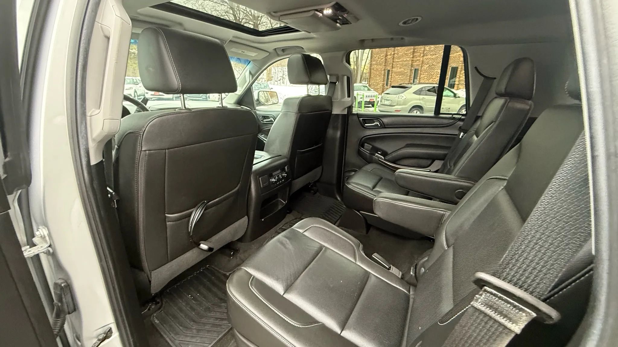 Used 2018 GMC Yukon SLT w/ Open Road Package image 25