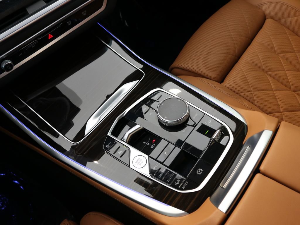 Used 2023 BMW X7 xDrive40i w/ M Sport Package AWD/4WD image 60