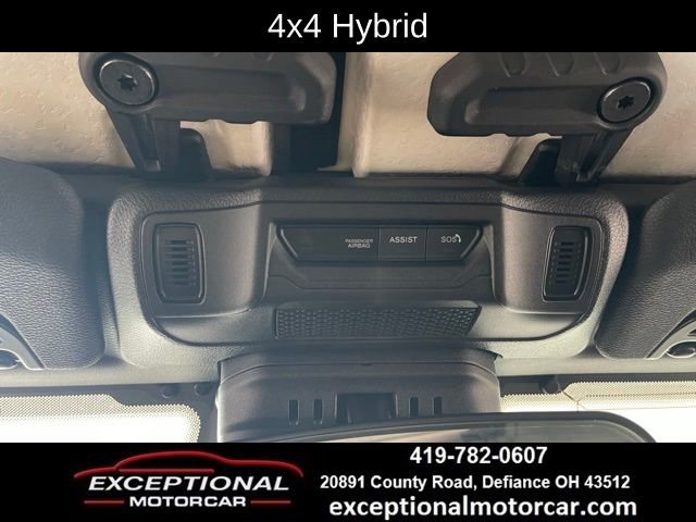 Used 2025 Jeep Wrangler Unlimited Sahara AWD/4WD image 45