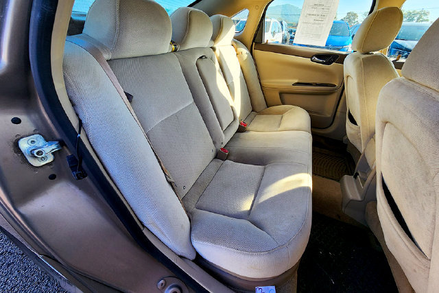 Used 2006 Chevrolet Impala LT w/ Preferred Equipment Group FWD image 24