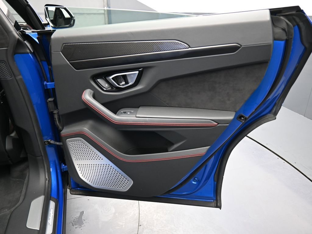 Used 2022 Lamborghini Urus image 27