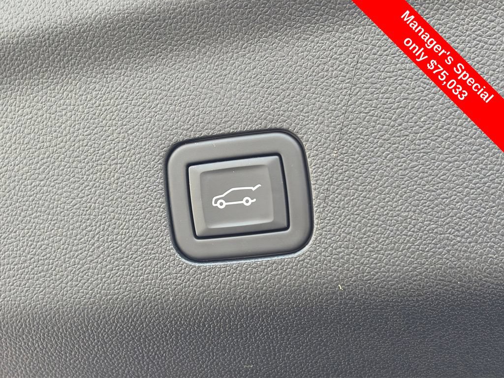 Used 2025 Chevrolet Tahoe High Country AWD/4WD image 8