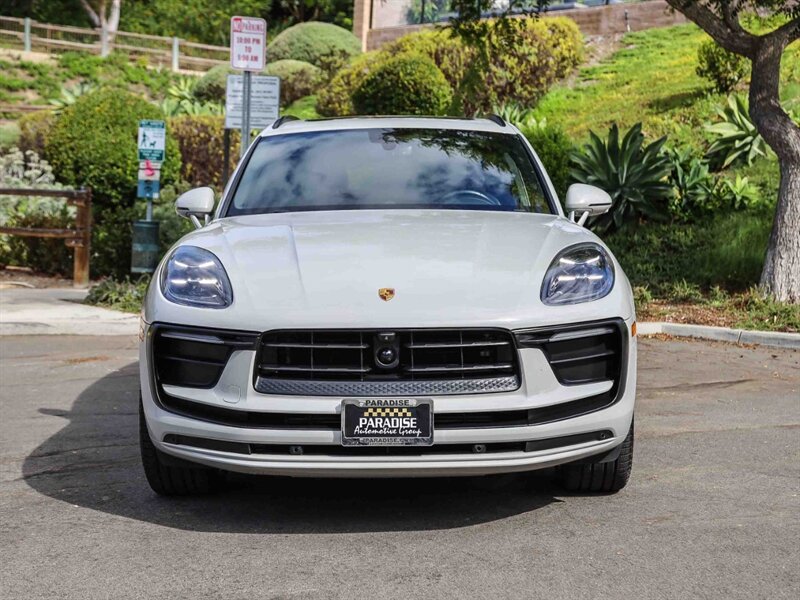 Used 2023 Porsche Macan w/ Premium Package Plus AWD/4WD image 8